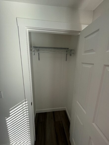 Building Photo - 6876 S 90 E