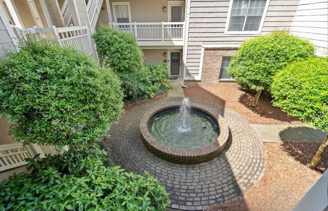 Building Photo - 5011 Sharon Rd