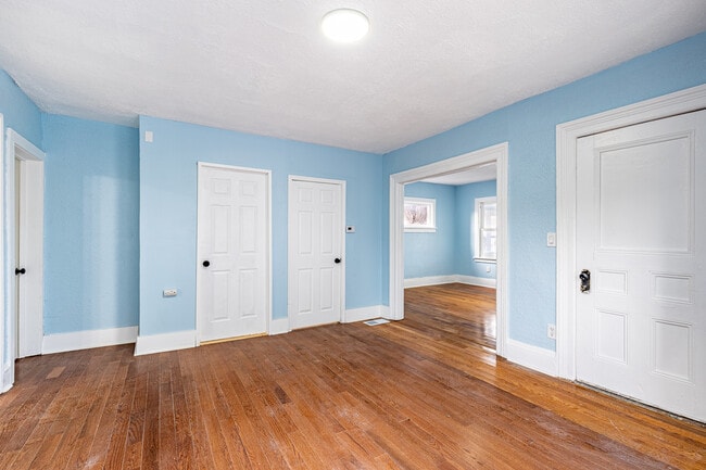 Building Photo - 83 Ridgeway Ave