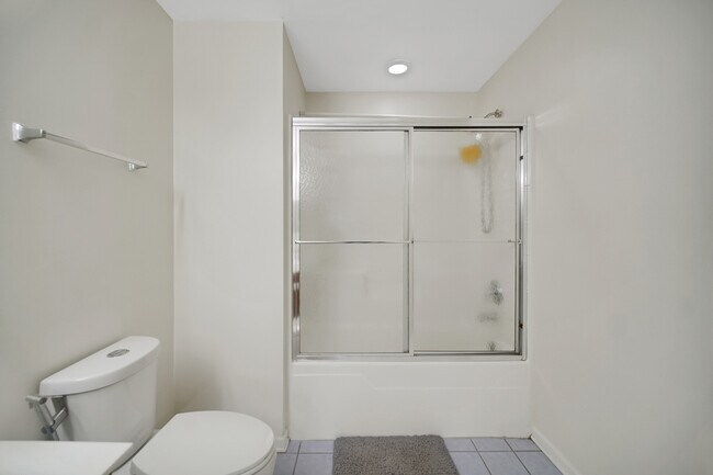 Building Photo - 439 Bay Tree Cir