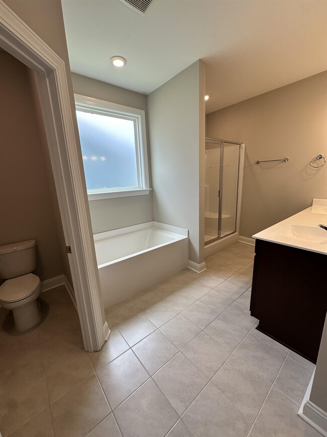 Building Photo - 686 Oyster Dr