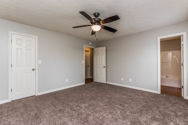Building Photo - 157 Aztec Way SE