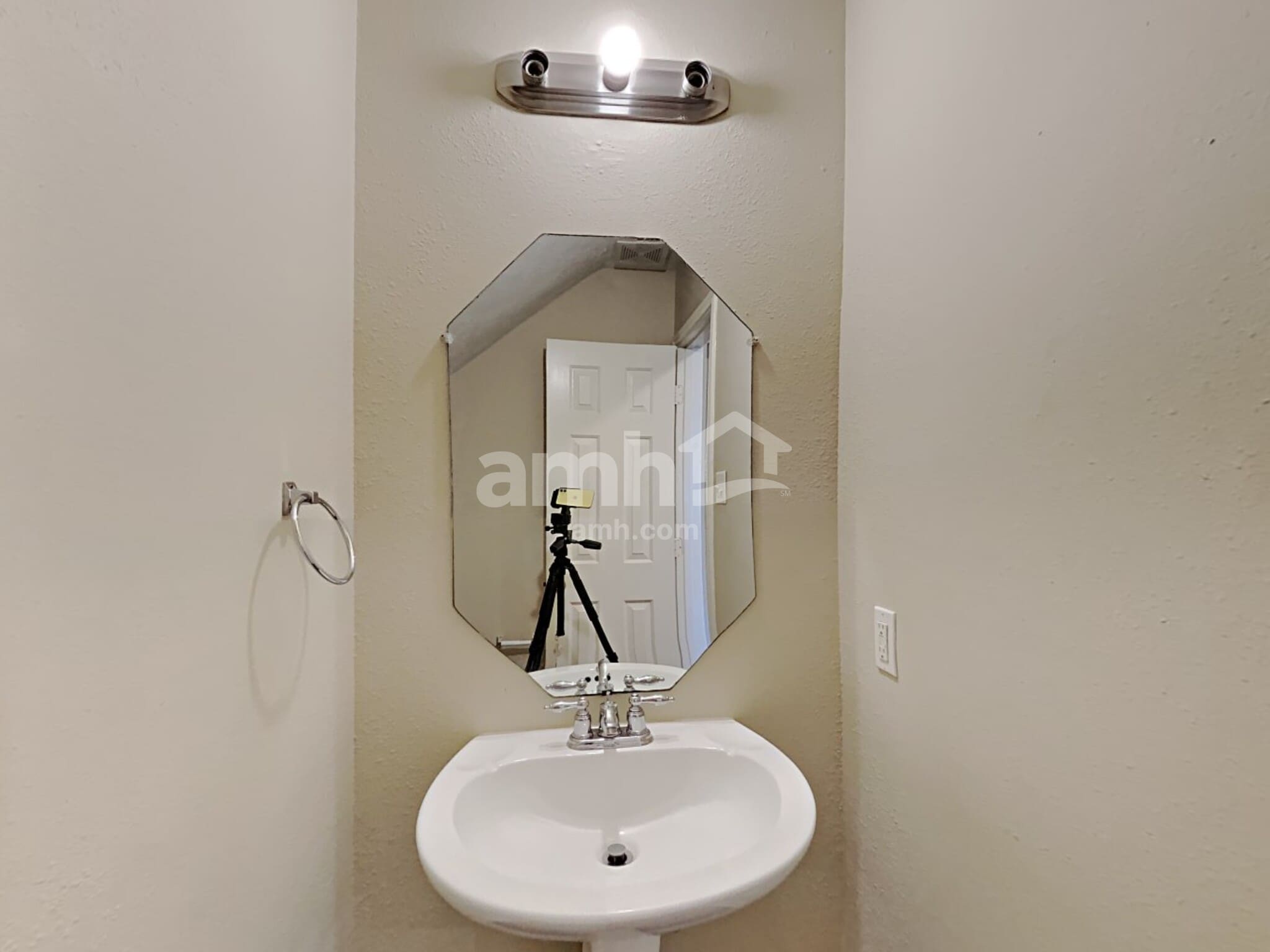 Building Photo - 4002 Portman Glen Ln