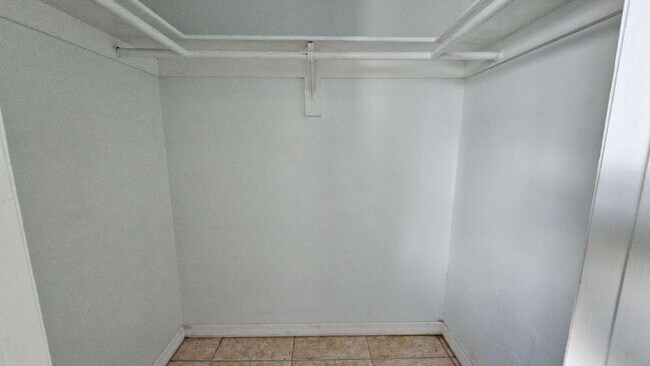 Building Photo - 3 Bedroom Pool Home in North Port - Rent I...