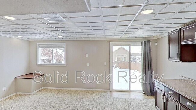 Building Photo - 4642 Crow Creek Dr