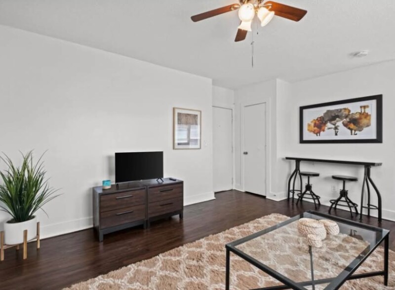 Building Photo - 3820 Walnut St