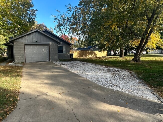 Fenced backyard - 921 Century Dr