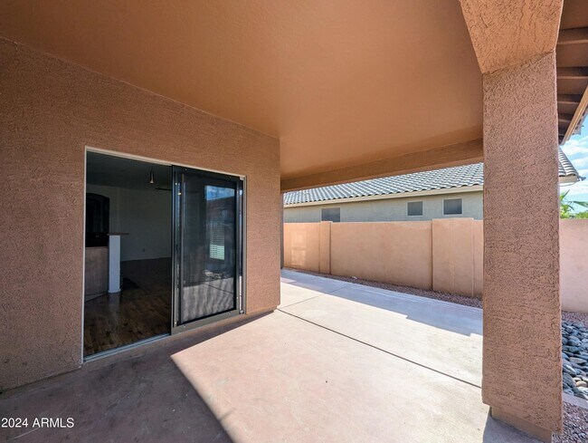 Building Photo - 1530 E Branham Ln