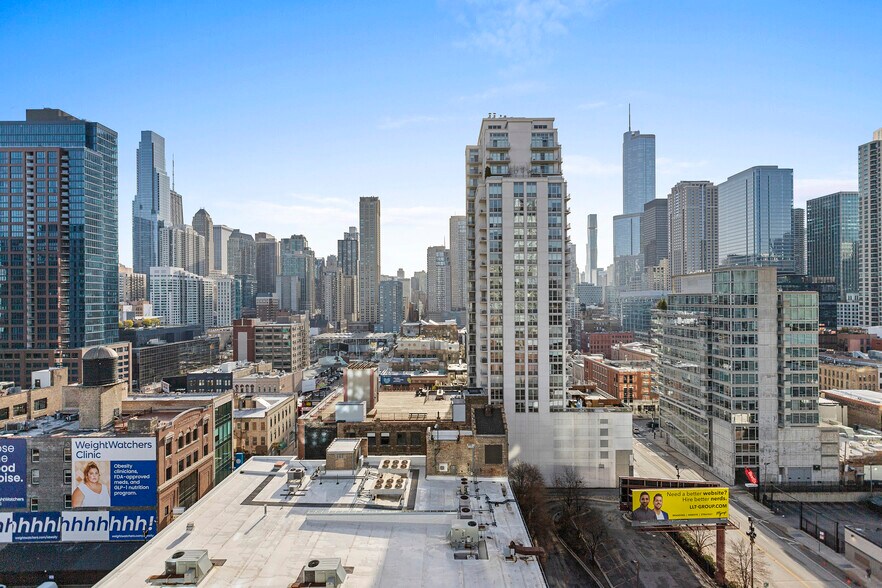 Building Photo - 303 W Ohio St