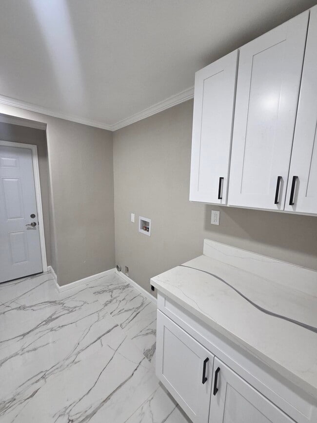 Building Photo - 52641 Avenida Martinez