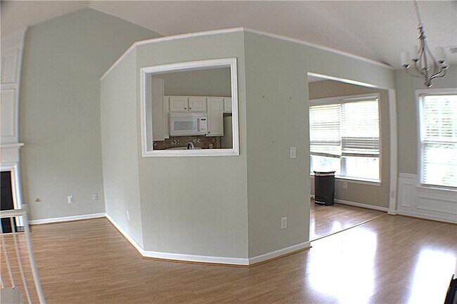 Building Photo - 437 Darter Dr NW
