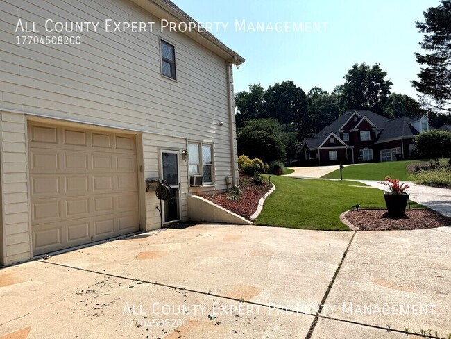 Building Photo - 5760 Charleston Ln