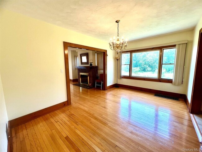 Building Photo - 950 NY-17M