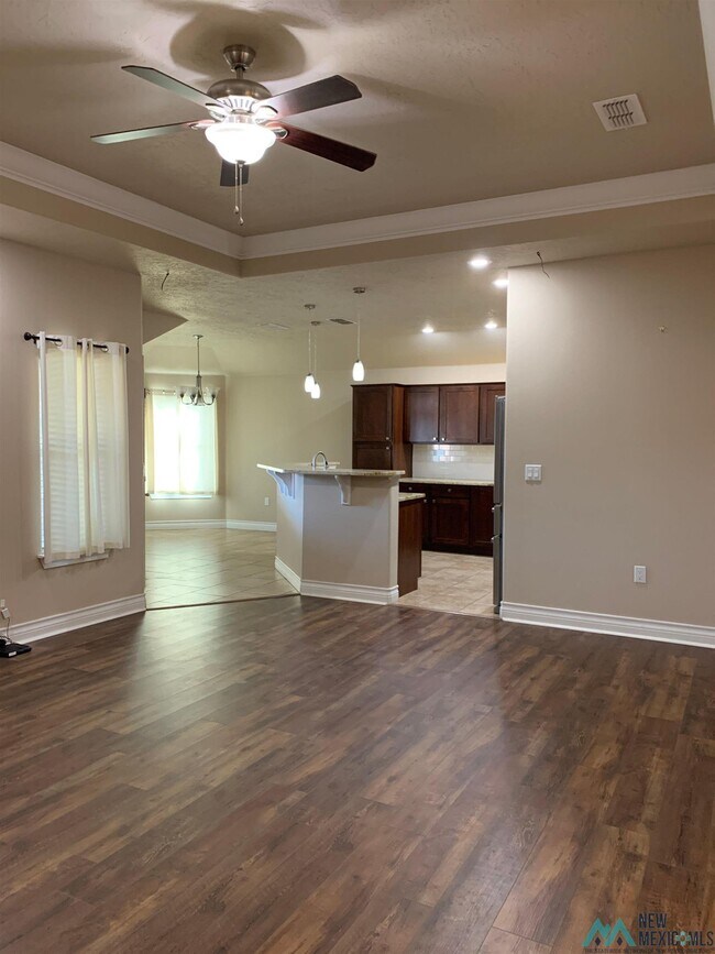 Building Photo - 116 Mariposa Dr