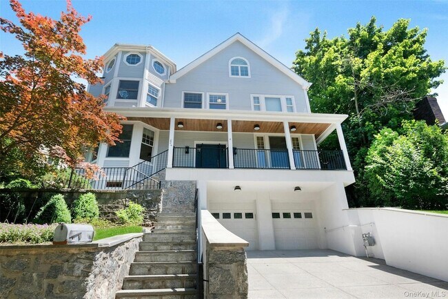 Building Photo - 624 Timpson St