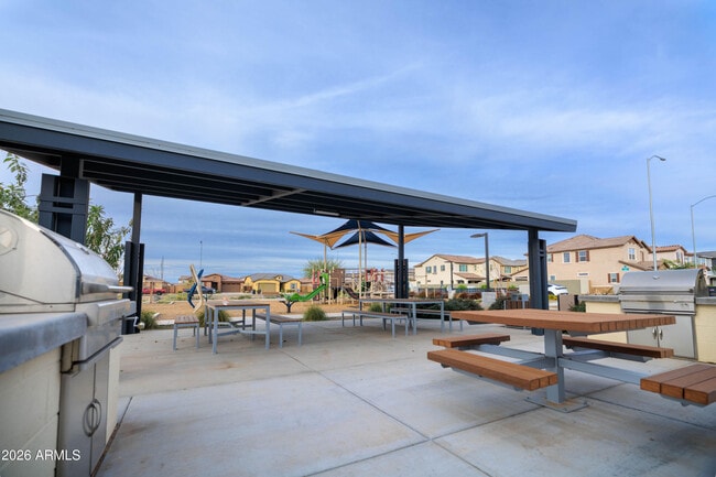 Building Photo - 8149 E Petunia Ave