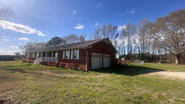 Building Photo - 468 Sandy Foundation Rd