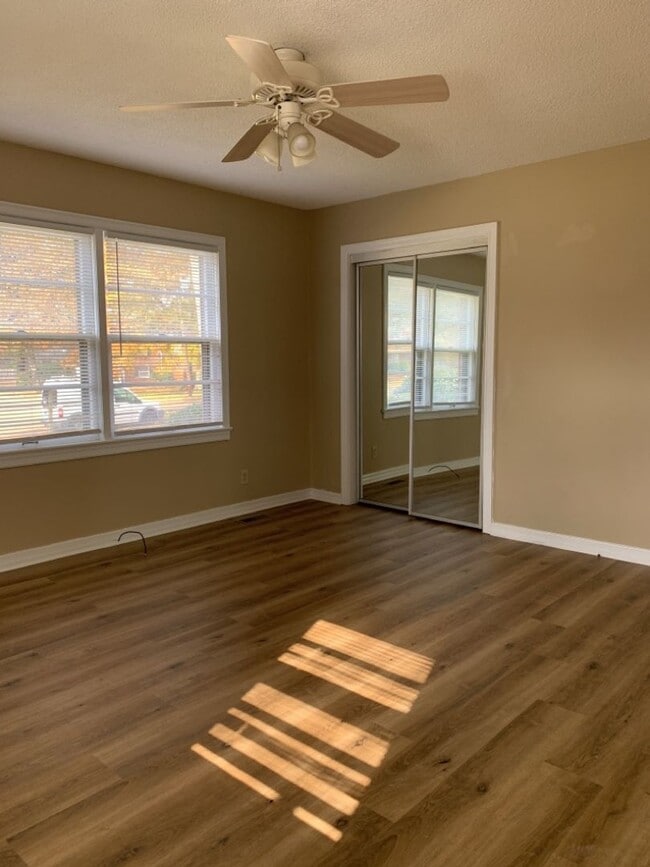 Building Photo - 2224 Bower Dr