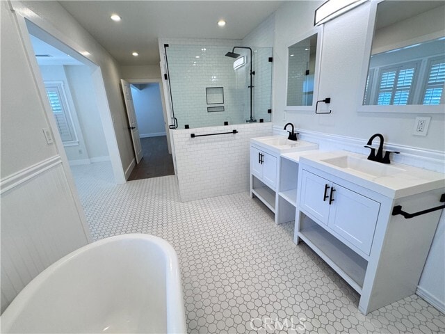 Building Photo - 2716 S La Salle Ave