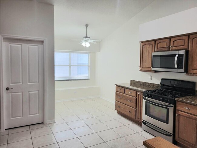 Building Photo - 2011 Cattleman Dr