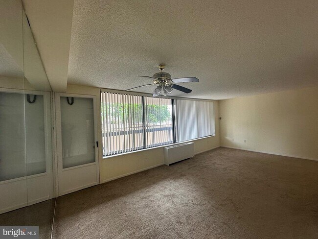 Building Photo - 3705 S George Mason Dr