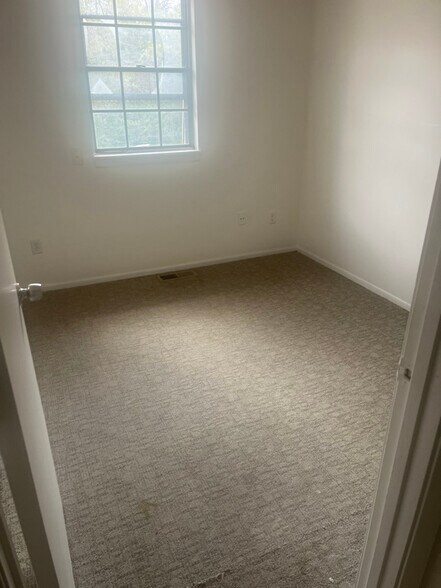 Building Photo - 9345 W Longview Pkwy