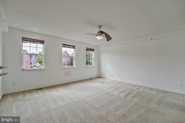 Building Photo - 3461 Eagle Ridge Dr