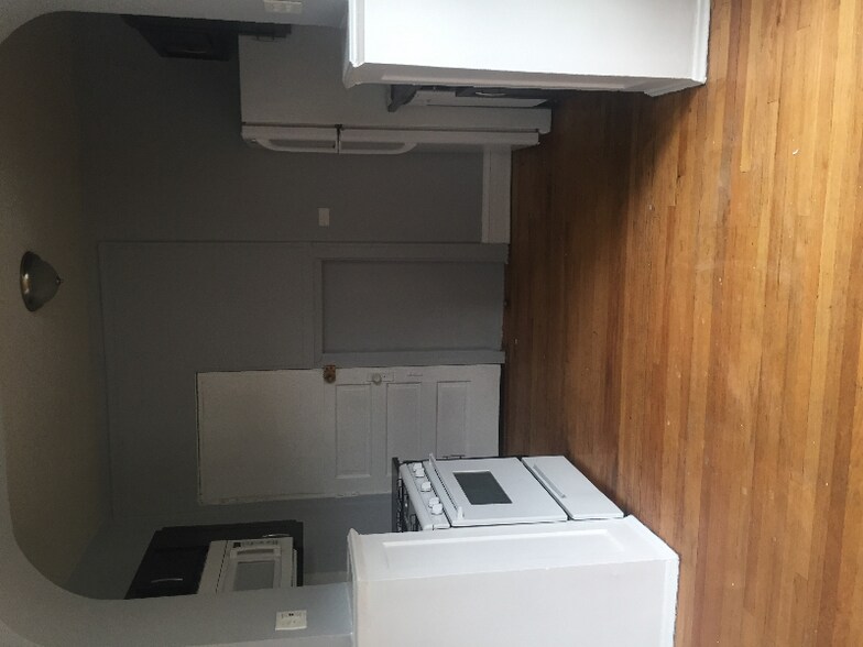 Building Photo - 2349 N Kenneth Ave