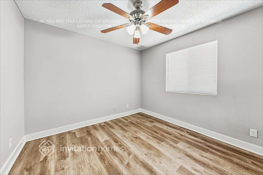 Building Photo - 11219 N 41st Ave