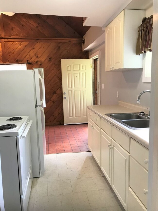 Building Photo - 1 S 6th St