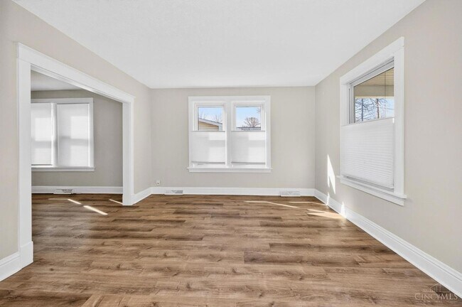 Building Photo - 1007 W Loveland Ave