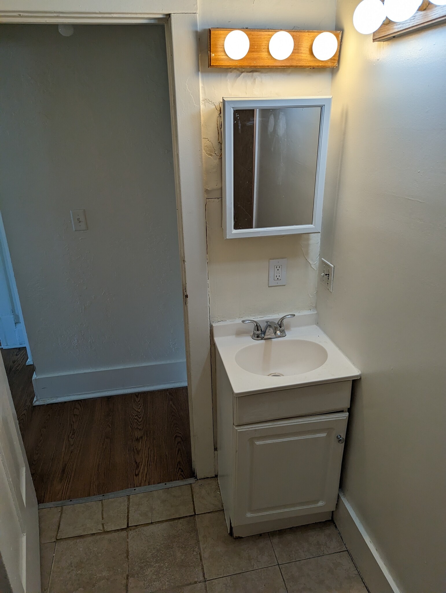 bathroom - 134 Hillsdale Street