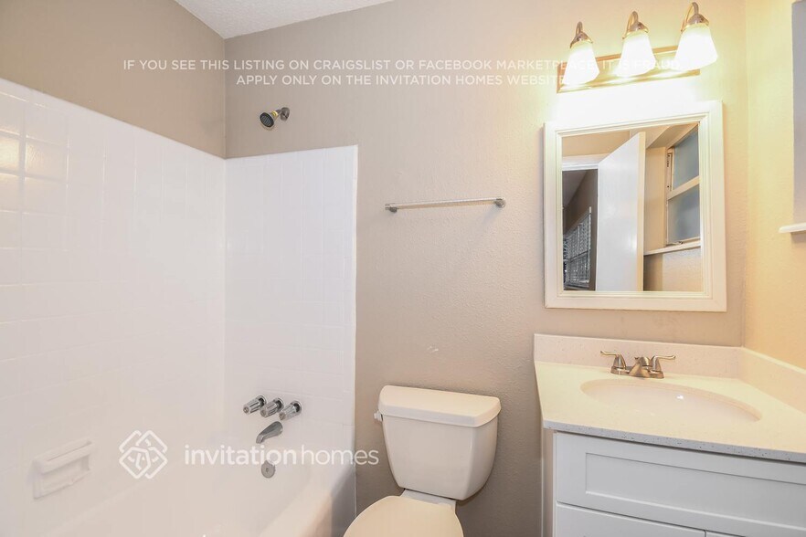 Building Photo - 1632 6th Ave N