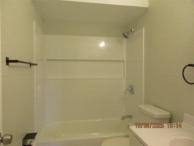 Building Photo - 50 Silver Falls Cir
