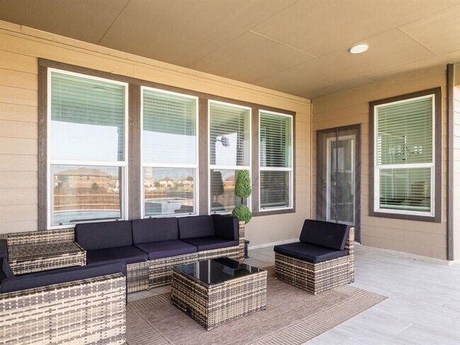 Building Photo - 3814 Riardo Dr