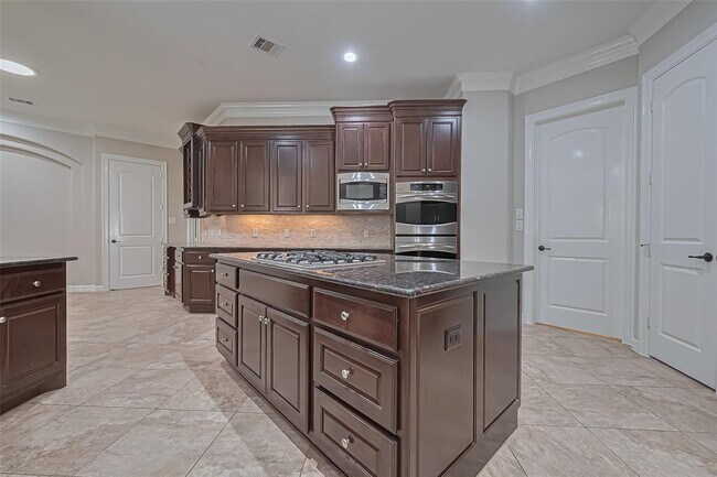 Building Photo - 4210 Wentworth Dr