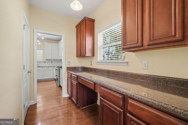 Building Photo - 348 Darbys Run Ct