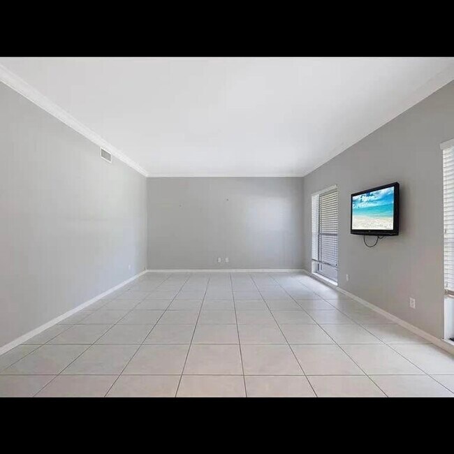 Building Photo - 960 48th Ave