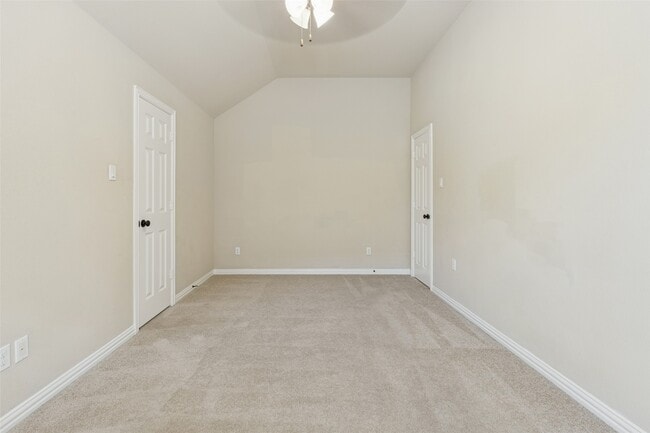 Building Photo - 11 Vershire Cir