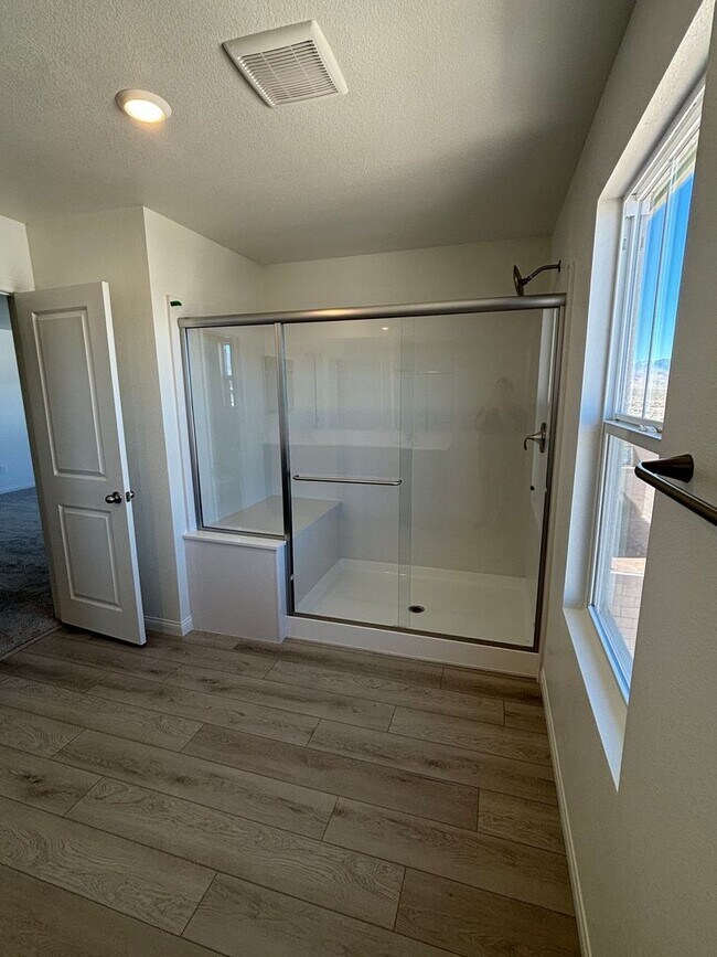 Building Photo - Modern Inspirada Living – 4 Bed Home with Loft & Downstairs Suite