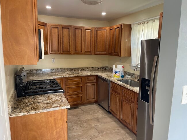 Building Photo - 1280 Lehman Ave