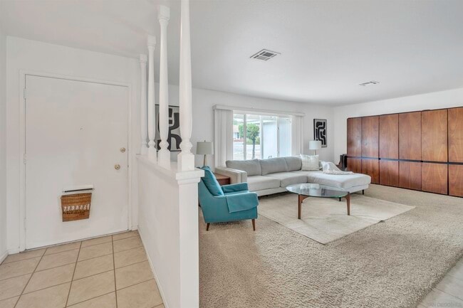 Building Photo - 17052 Bernardo Oaks Dr