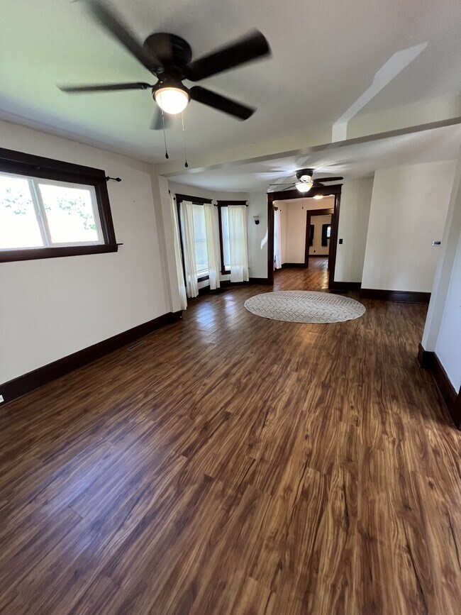 Building Photo - 236 Moores River Dr