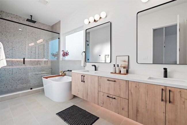 Building Photo - 4218 Nichols St