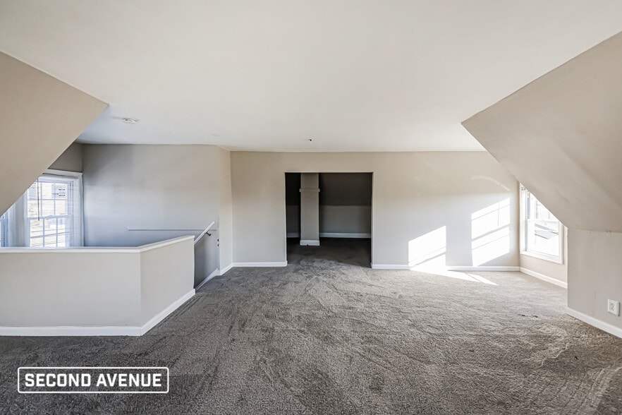 Building Photo - 719 2nd St