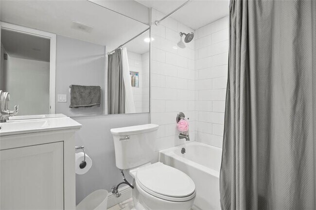 Building Photo - 2310 S Cypress Bend Dr
