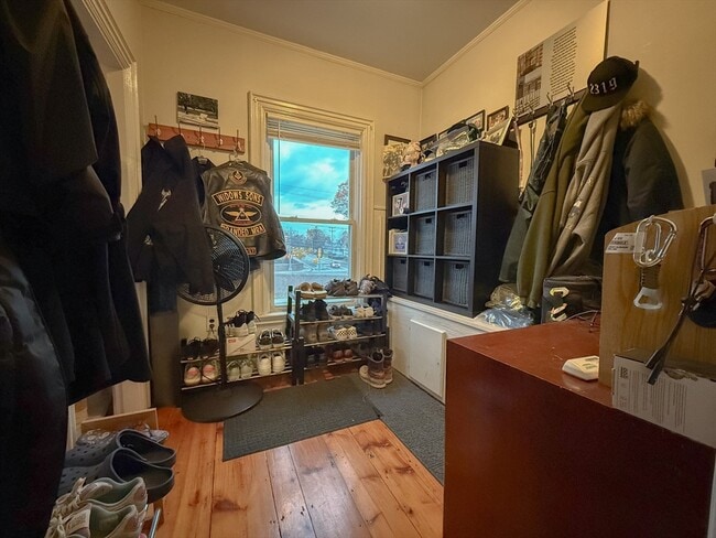 Building Photo - 173 Elm St