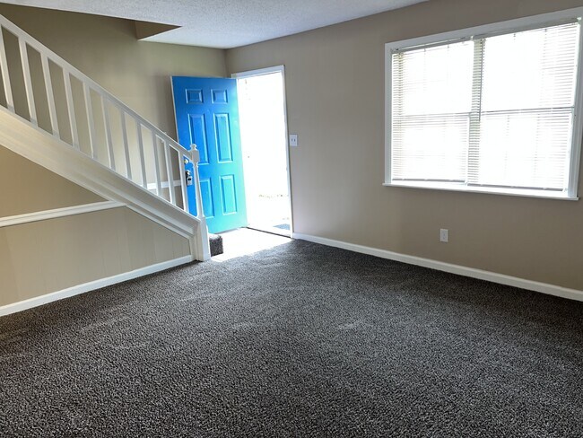 Building Photo - 8431 Moultrie Dr
