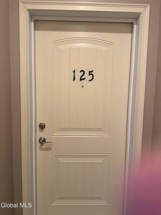 Building Photo - 48 Bavarian Wy