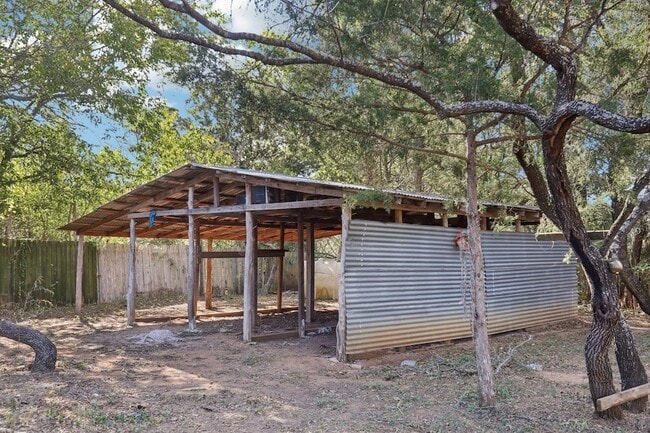 Building Photo - 385 Alta Vista Dr